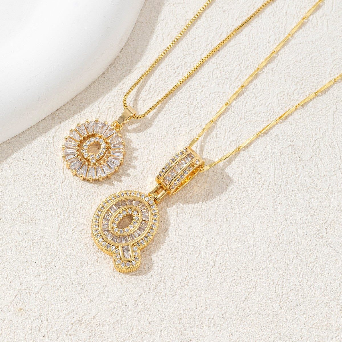 Copper and zirconium-plated gold-plated necklace with 26 English letters inlaid with diamonds-wsm