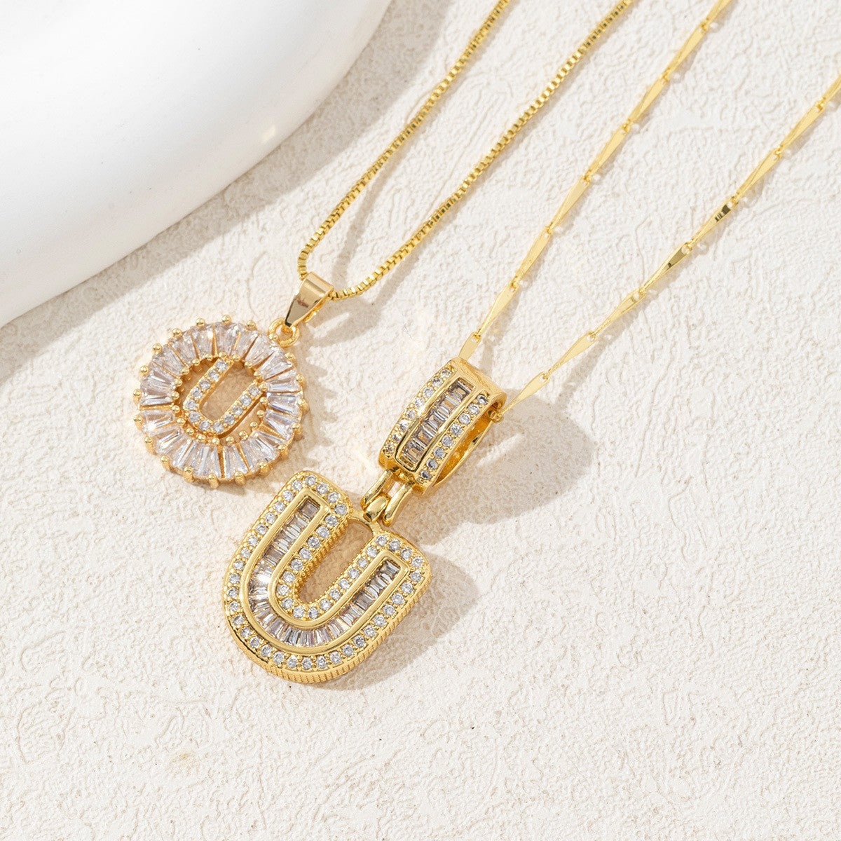 Copper and zirconium-plated gold-plated necklace with 26 English letters inlaid with diamonds-wsm