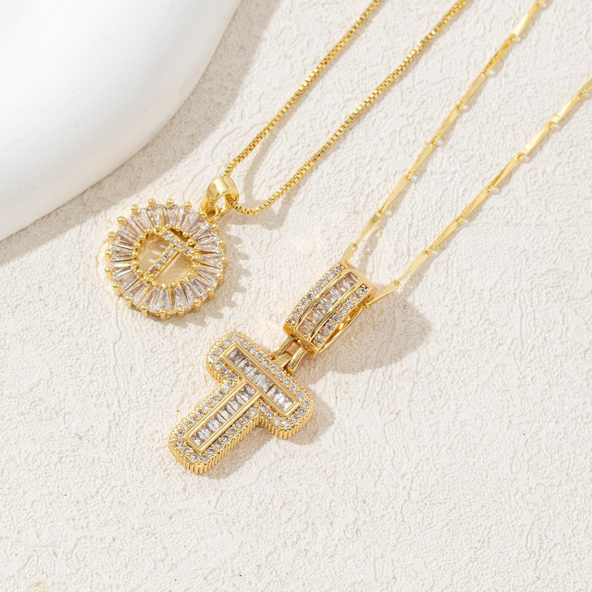 Copper and zirconium-plated gold-plated necklace with 26 English letters inlaid with diamonds-wsm