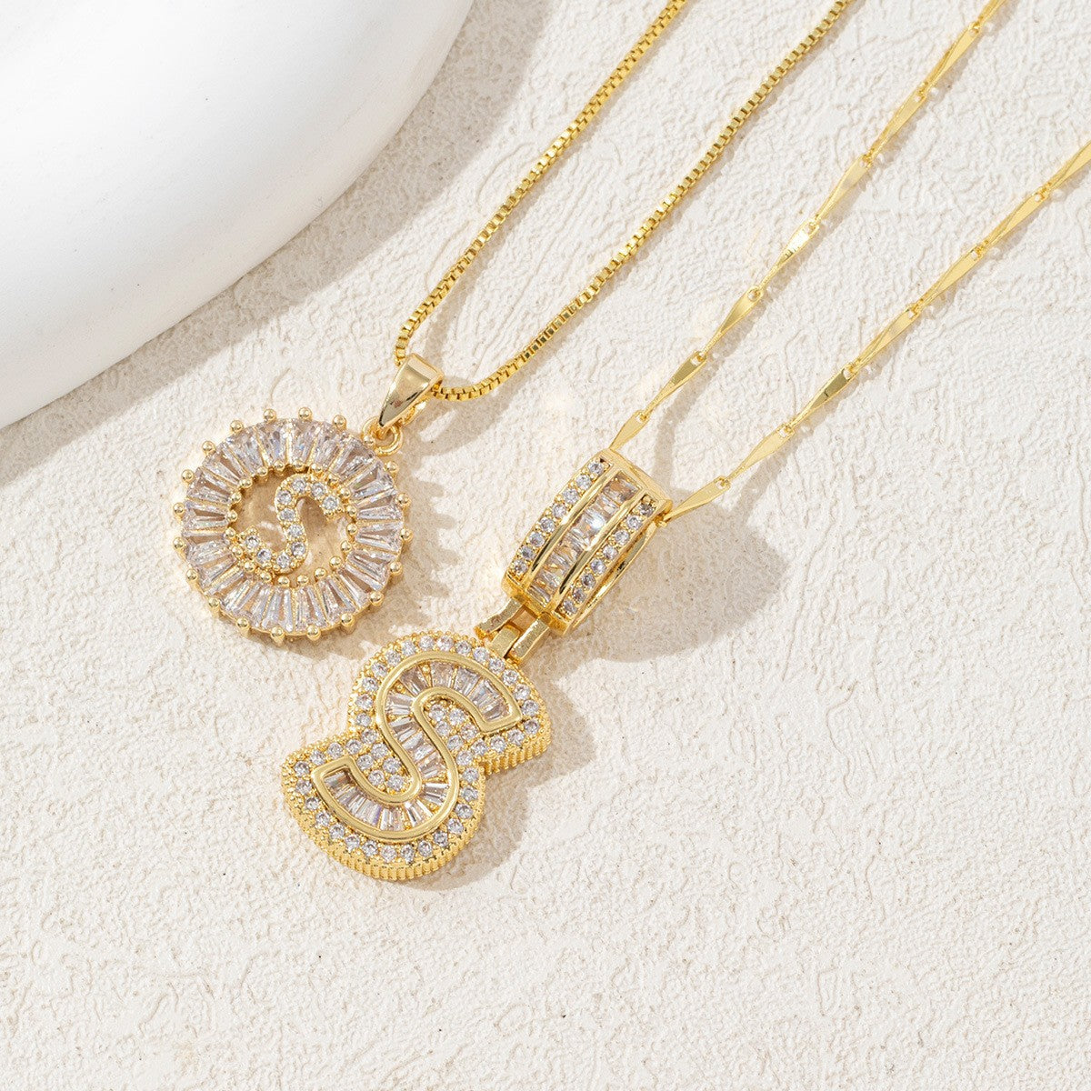 Copper and zirconium-plated gold-plated necklace with 26 English letters inlaid with diamonds-wsm