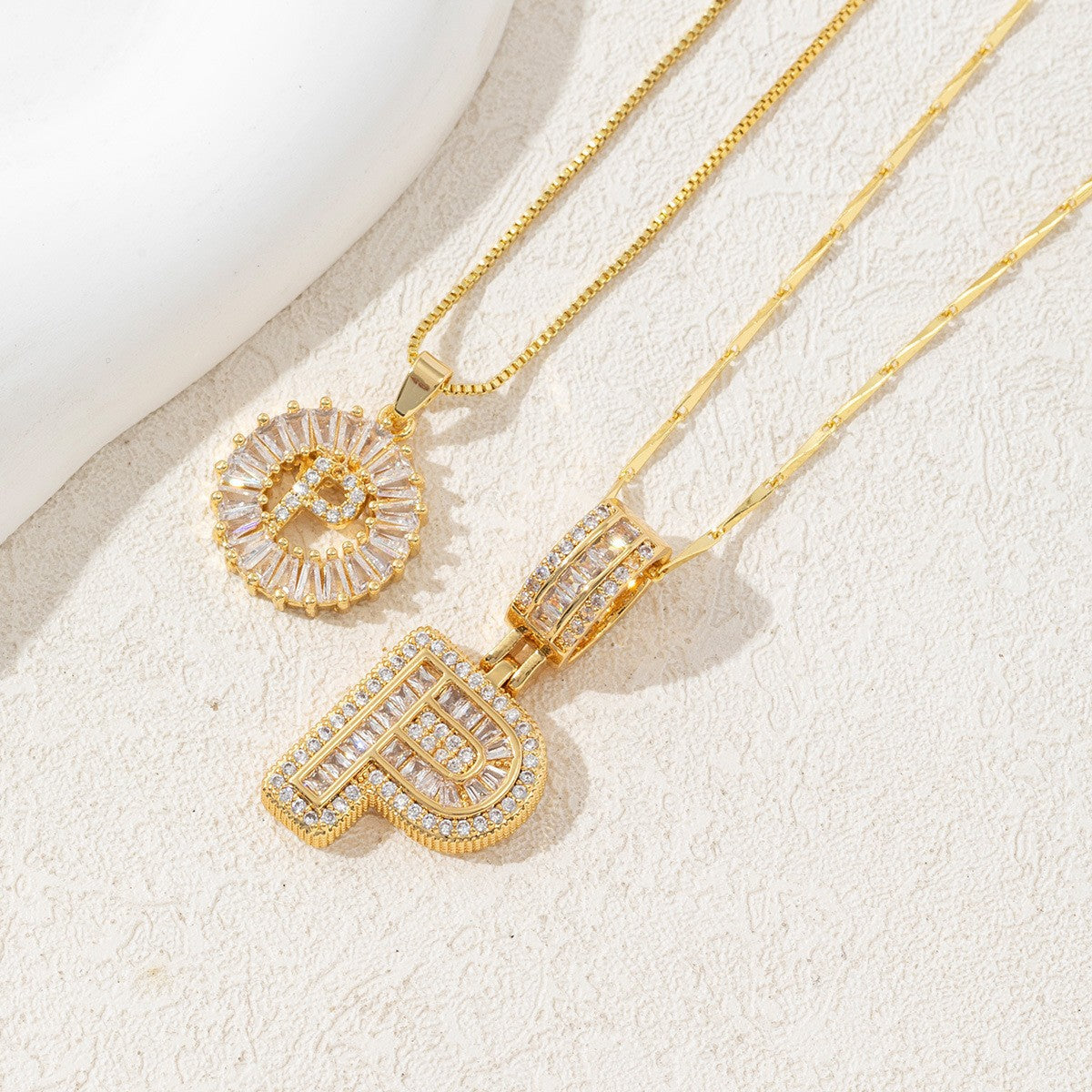 Copper and zirconium-plated gold-plated necklace with 26 English letters inlaid with diamonds-wsm