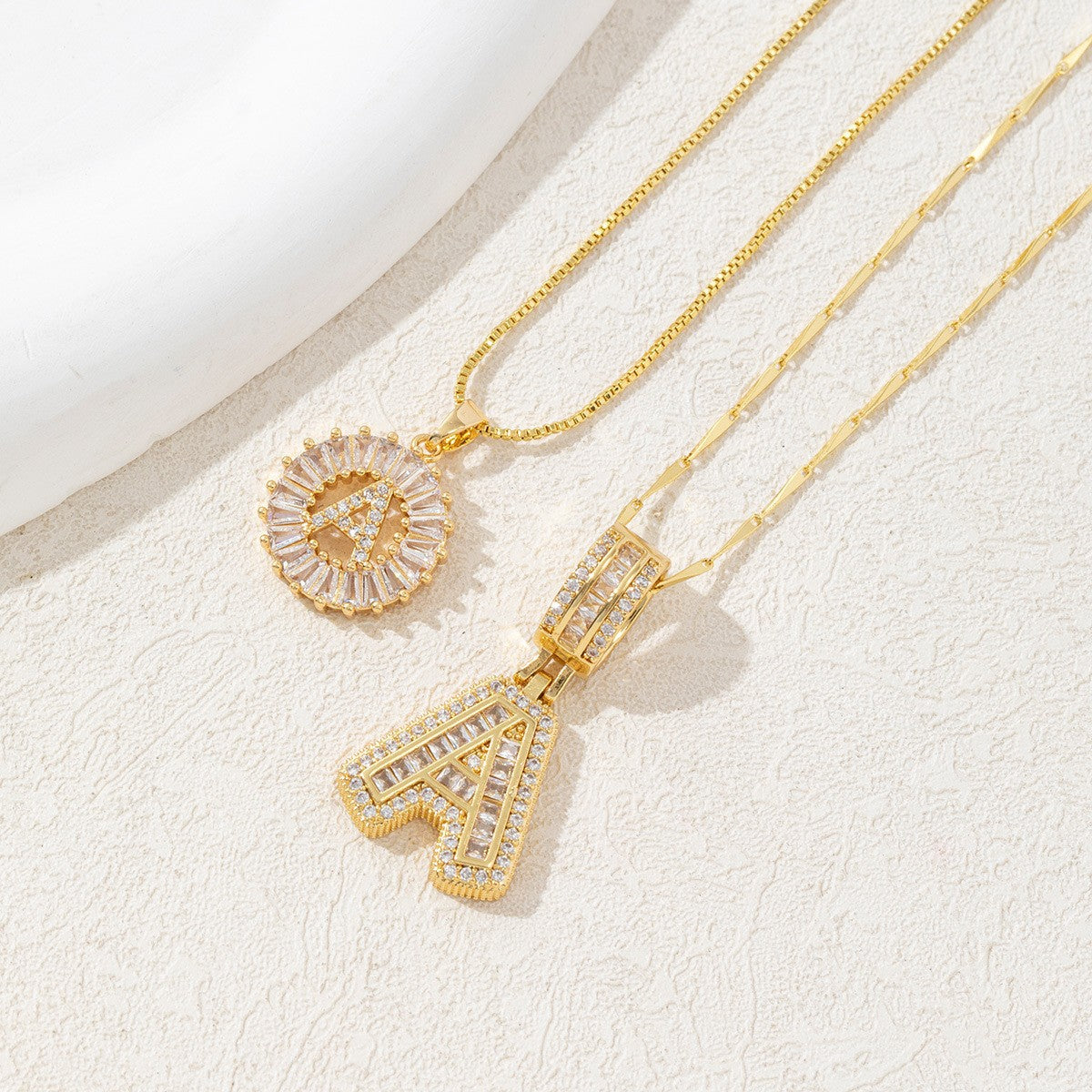 Copper and zirconium-plated gold-plated necklace with 26 English letters inlaid with diamonds-wsm
