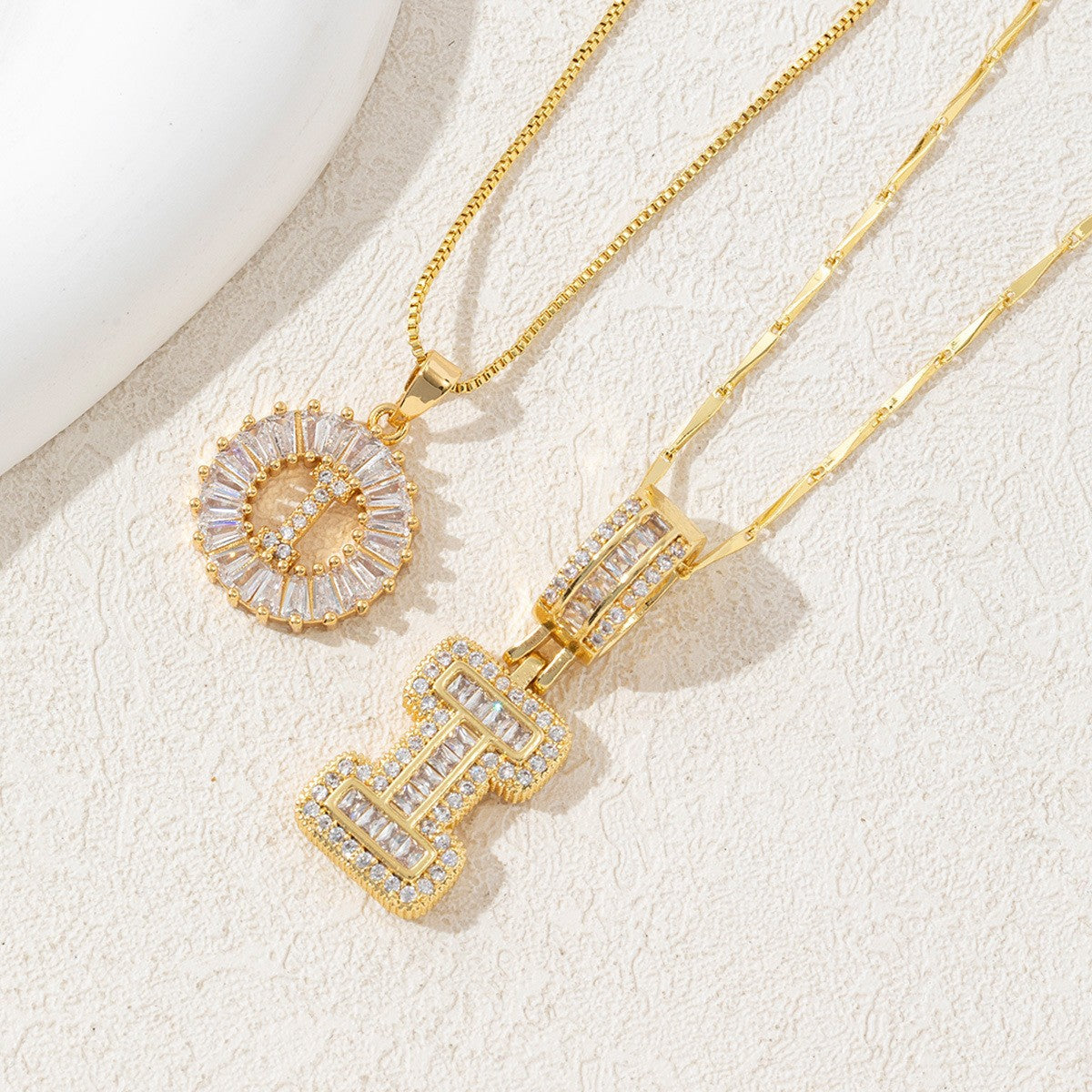 Copper and zirconium-plated gold-plated necklace with 26 English letters inlaid with diamonds-wsm