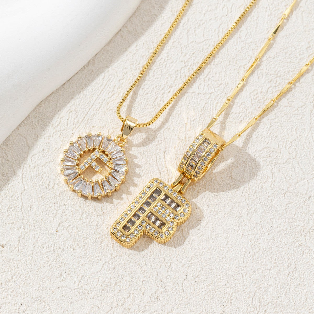 Copper and zirconium-plated gold-plated necklace with 26 English letters inlaid with diamonds-wsm